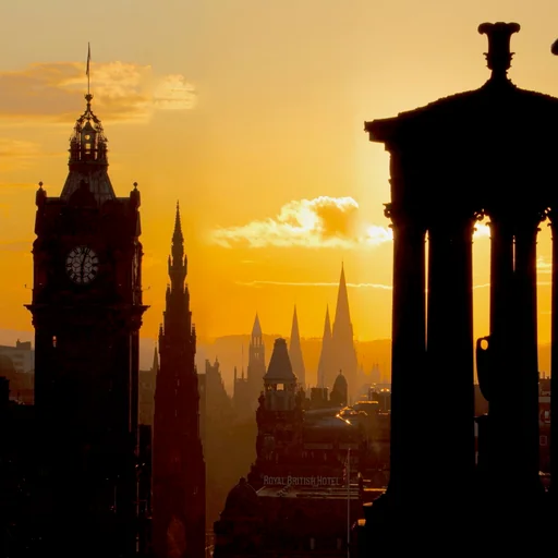 Edinburgh's Best: Travel Guide logo